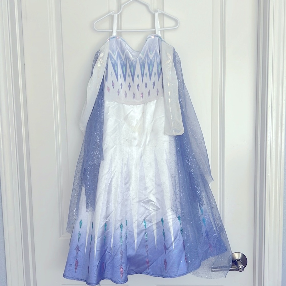 Disney Elsa costume. size XS 3T/4T